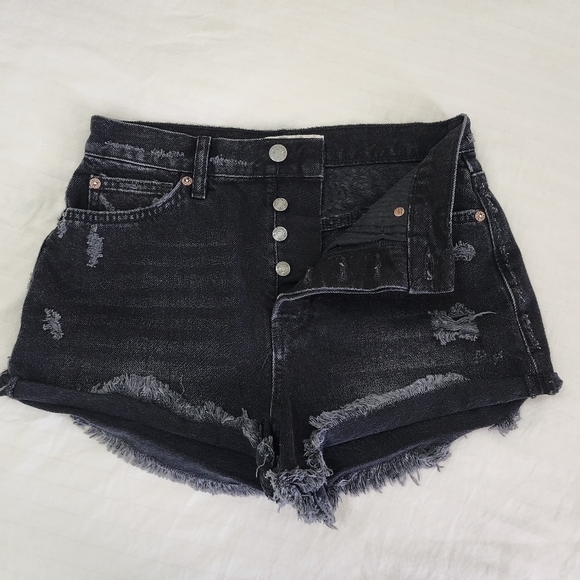 We The Free Button-fly Raw-Hem Shorts in Black size 26 - Picture 2 of 4
